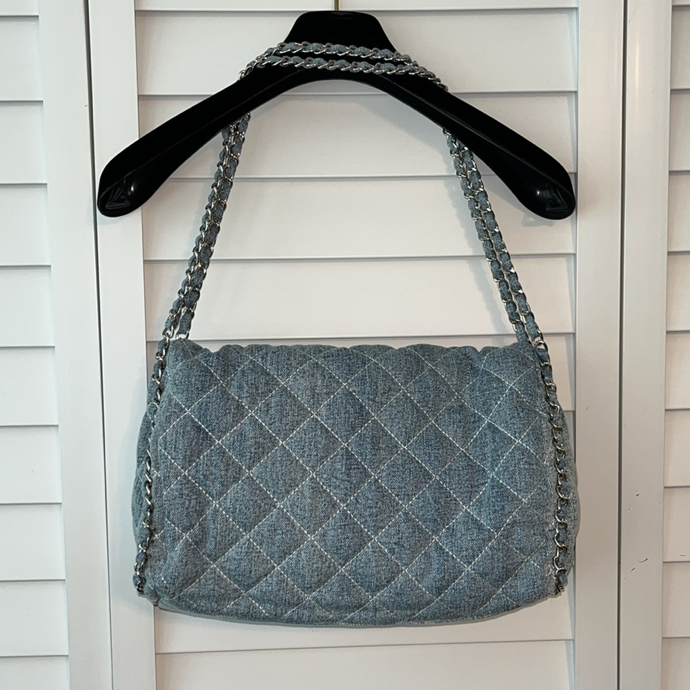 NWT Denim Chained Shoulder Quilted Purse - Picture 3 of 8